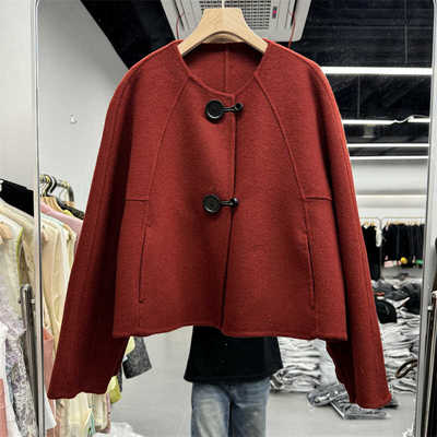 羊毛双面羊绒短款排扣大衣外套