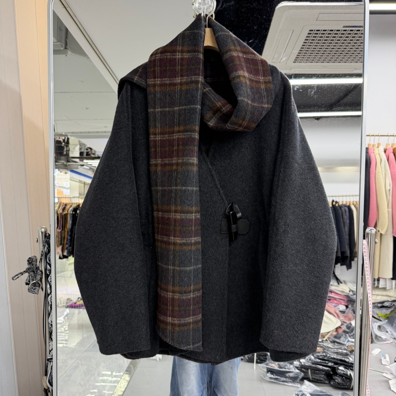 欧洲站2025年秋冬新款流行女装山羊绒双面羊绒大衣格子撞色送围脖