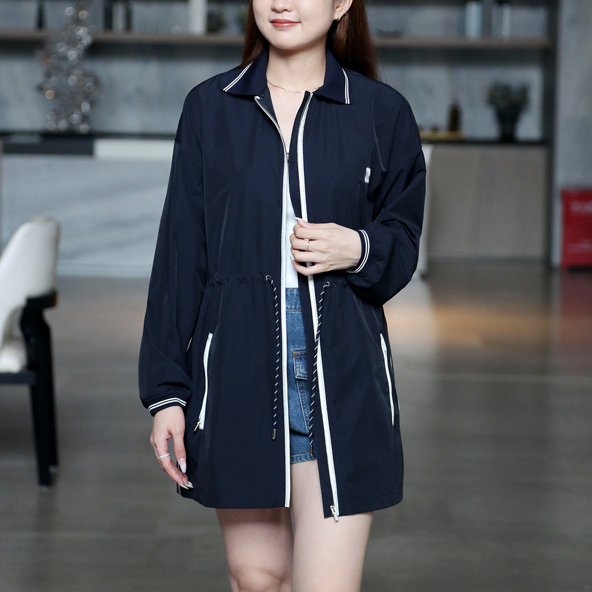 长袖立领常规款轻奢抽绳风衣外套