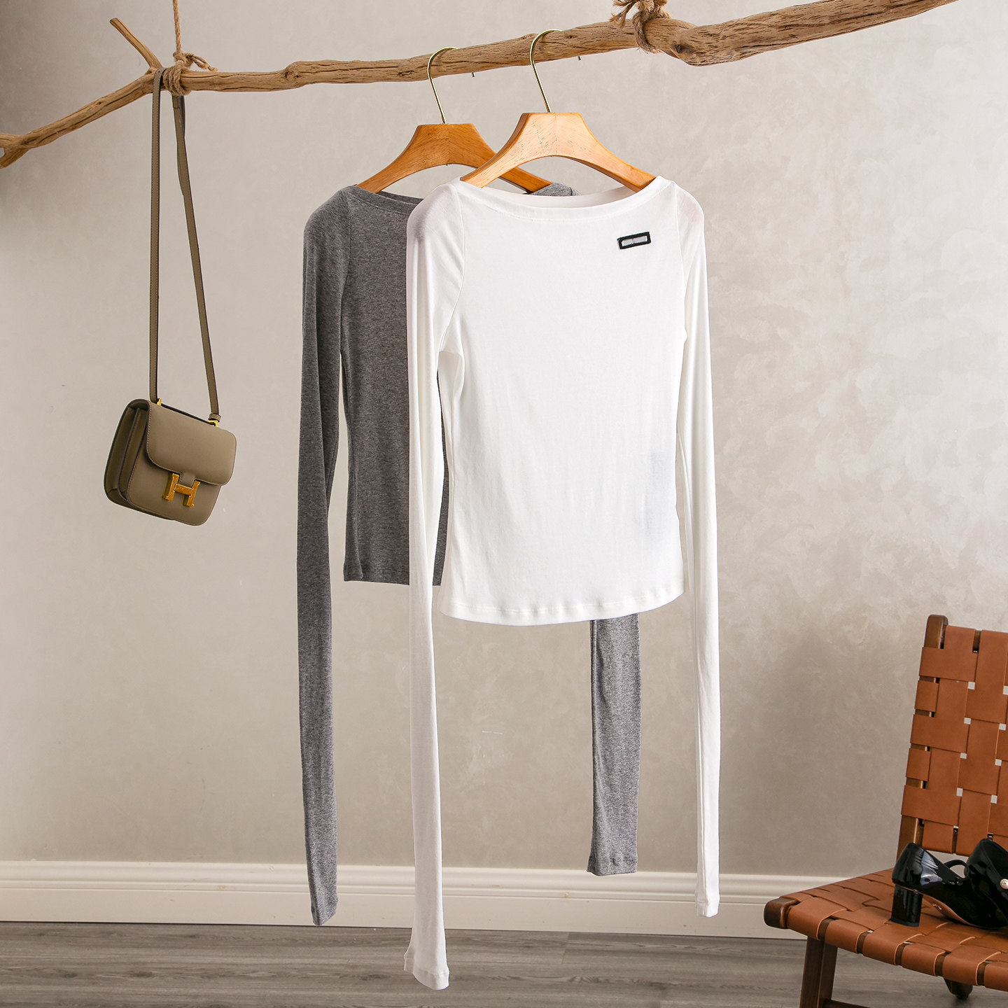 一字领胸前字母刺绣纯棉T恤上衣