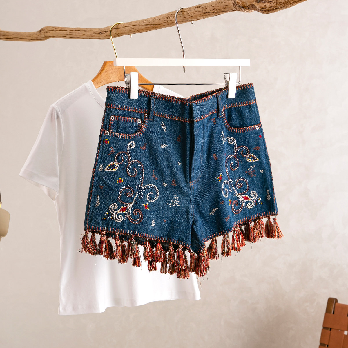 手工钉珠下摆流苏高腰A字短裤