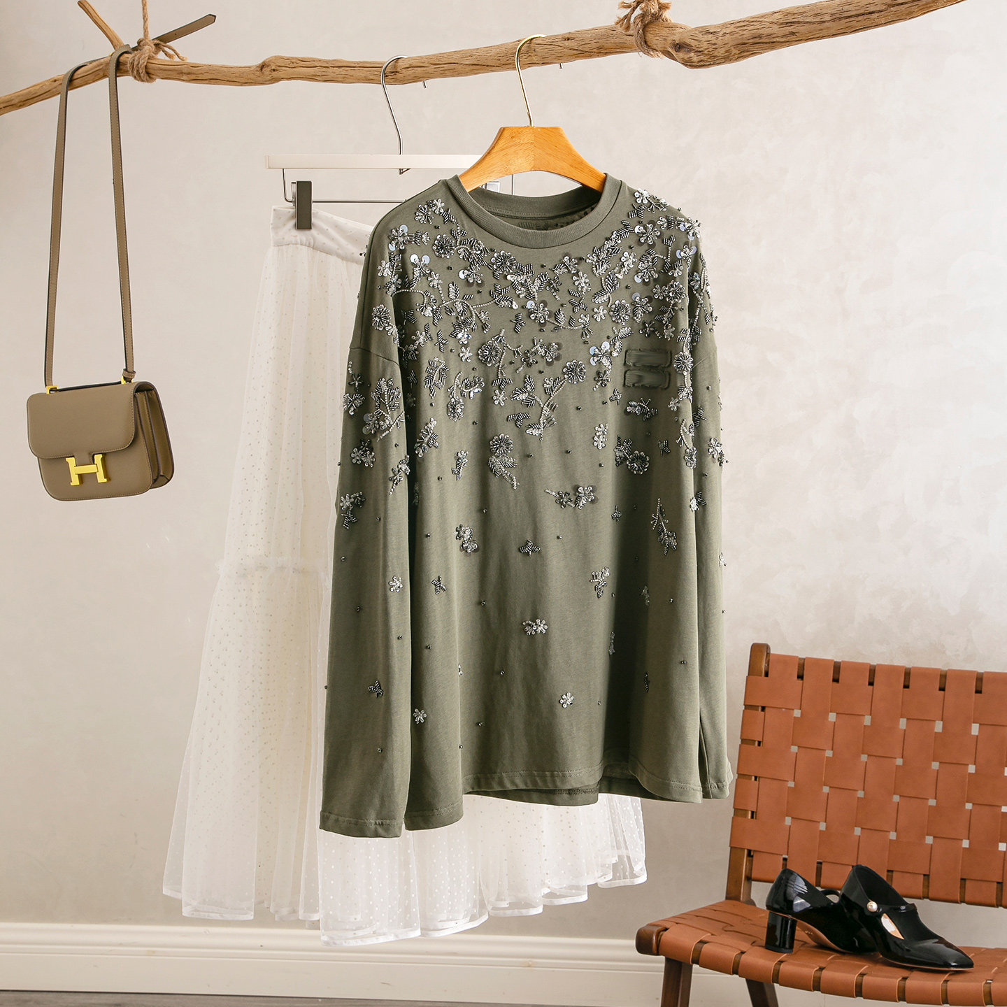 手工钉珠亮片圆领长袖松身上衣