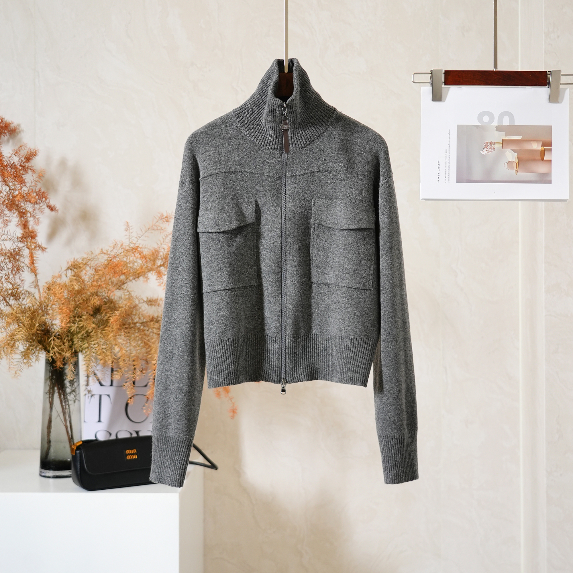 YongLeap柜品意式立领珠链羊绒衫