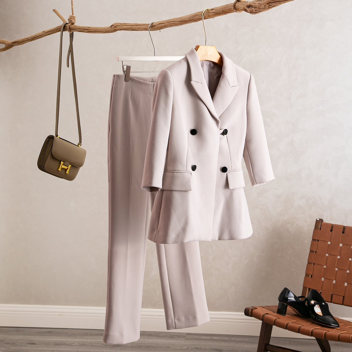 气质修身西服时尚套装