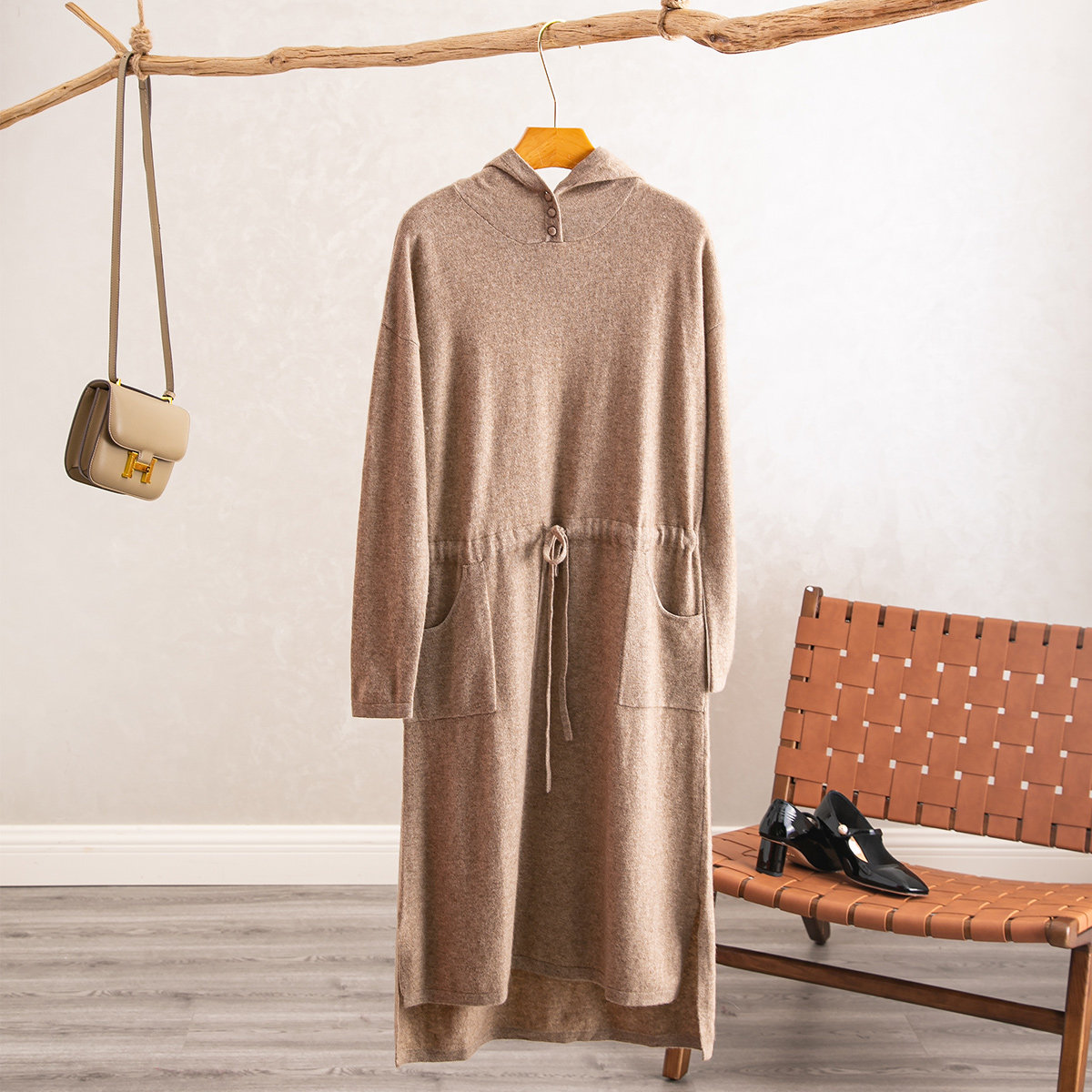 连帽羊绒针织显瘦连衣裙