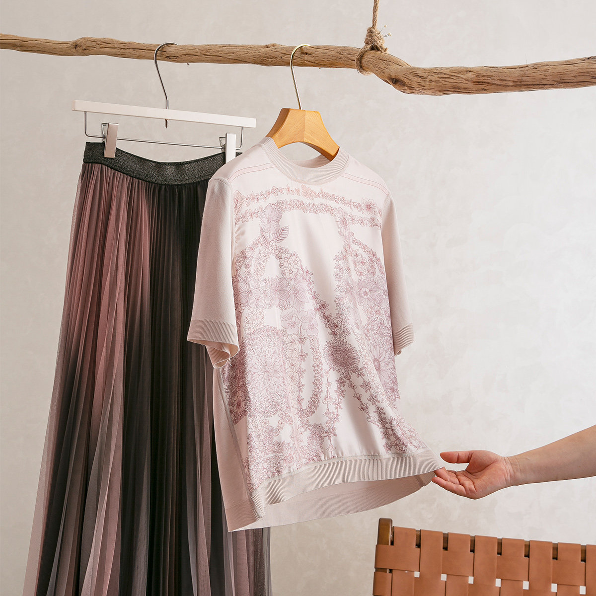 后背拼接针织短袖套头上衣