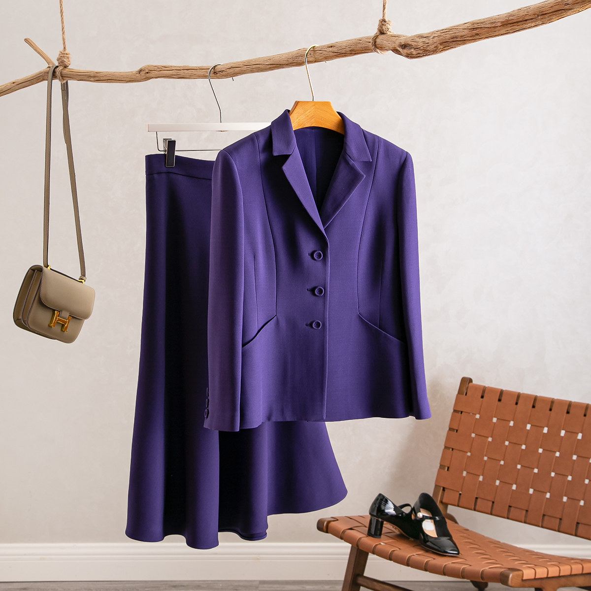 显瘦三粒扣西装外套高腰半裙套装