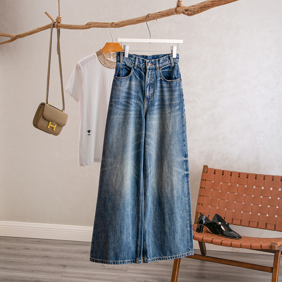 高腰复古蓝显瘦直筒水洗牛仔裤