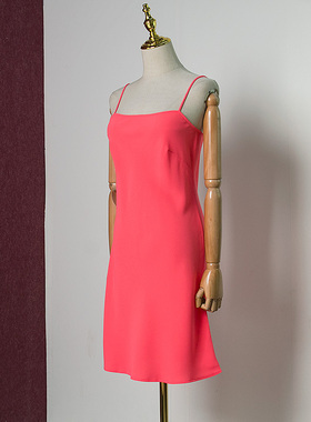 皇冠西西杰家 纯色打底女裙衬裙通勤吊带连衣裙专柜正品200055