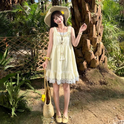 森女部落甜美风宽松吊带连衣裙女2026新款蕾丝拼接设计感A字裙夏