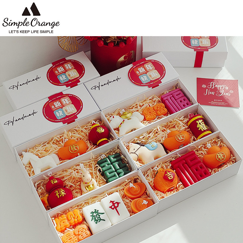 圣诞主题手工蜡烛礼盒装圣诞节装饰礼物圣诞树雪人姜饼人造型蜡烛