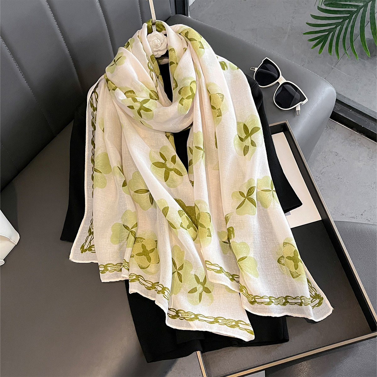 新款优柔纱棉麻手感围巾女春秋薄款印花时尚丝巾百搭夏季防晒披肩