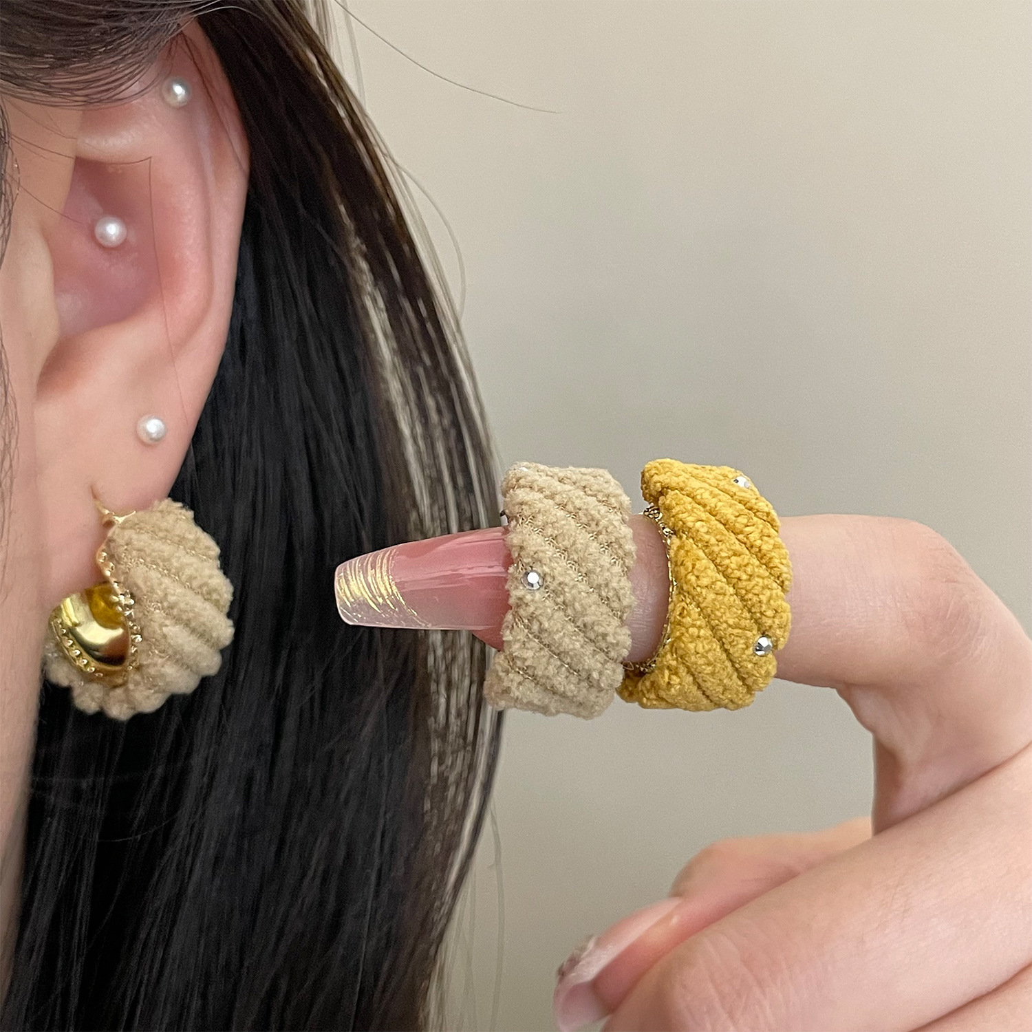 韩系软糯毛绒小圈耳扣925银针小众设计感耳钉秋冬氛围感圆圈耳饰