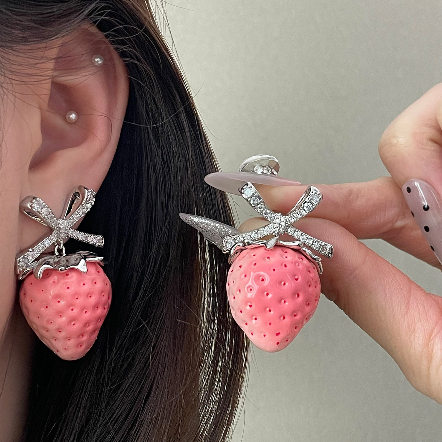 新款甜美锆石蝴蝶结草莓耳钉耳环女小众设计感高级轻奢时尚耳饰,珠宝/钻石/翡翠,合成碳硅石耳饰,淘宝优惠券,粉丝福利购,淘宝优惠卷