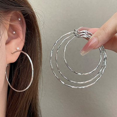 3604显脸小！简约金属圈圈925银针耳扣爆款轻奢高级感气质素圈女