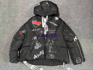 三里屯北区【现货】KHRISJOY女款斗篷式街头涂鸦厚羽绒服意大利制
