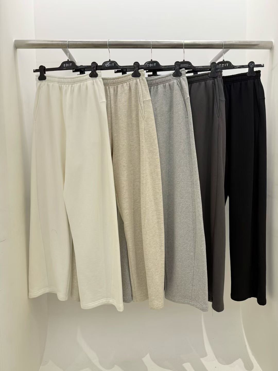 现 25冬季新款韩国东大门edit女百搭松紧腰保暖纯色加绒休闲卫裤