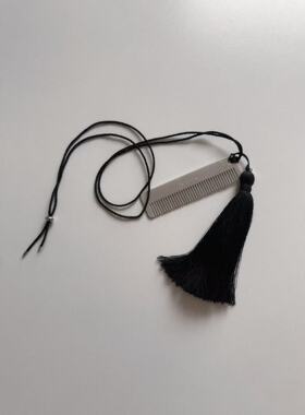 现26春新款韩国东大门Chic Tempting 复古小众小梳子流苏挂件项链