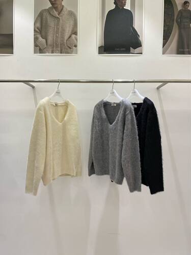 现 韩国东大门26秋冬款Gallery高品质纯色简约百搭v领显瘦毛衣女
