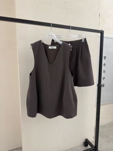 现 韩国东大门26春季新款MONDAY TO SUNDAY气质叠搭马甲短裤套装