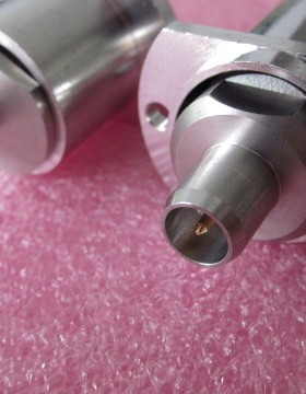 PC3.5母-TNC公快速插拔转接器  DC-18GHz 驻波：1.15：1  带弹性