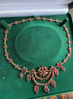 国内现货维多利亚群镶石榴石帷幔项链