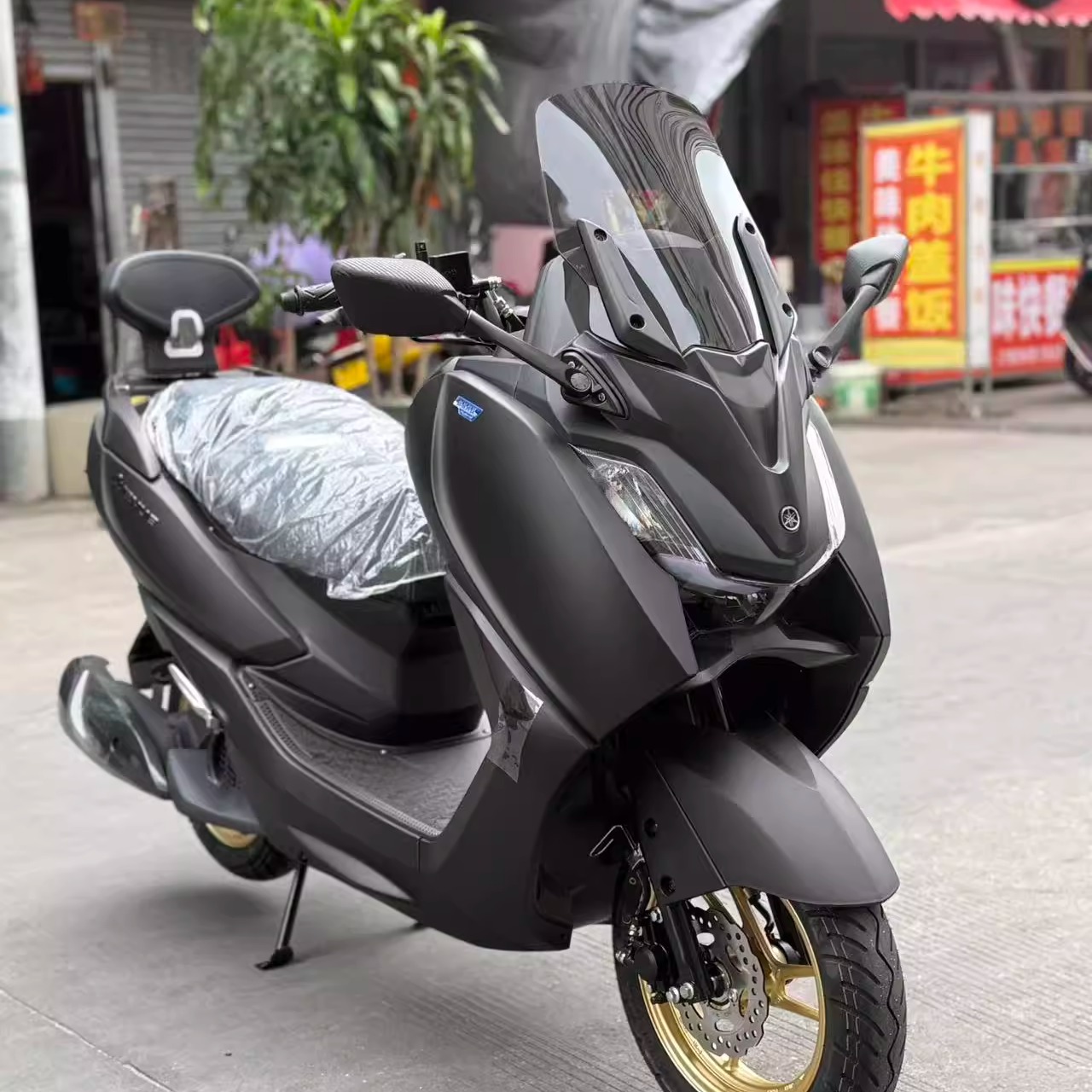 雅马哈兴鹰125风挡改装TMAX风挡