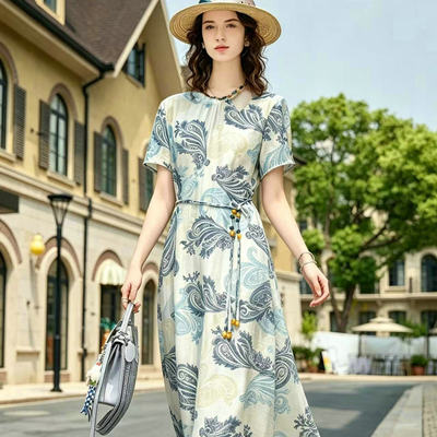 法式设计感印花连衣裙女2026春夏季新款气质宽松度假中长裙