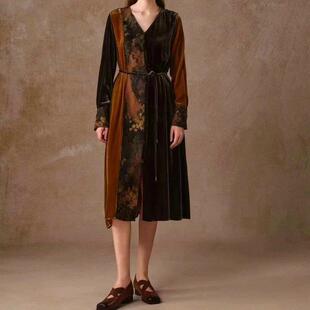 法式时尚V领长袖连衣裙女2024秋装新款中长款印花拼接A字裙