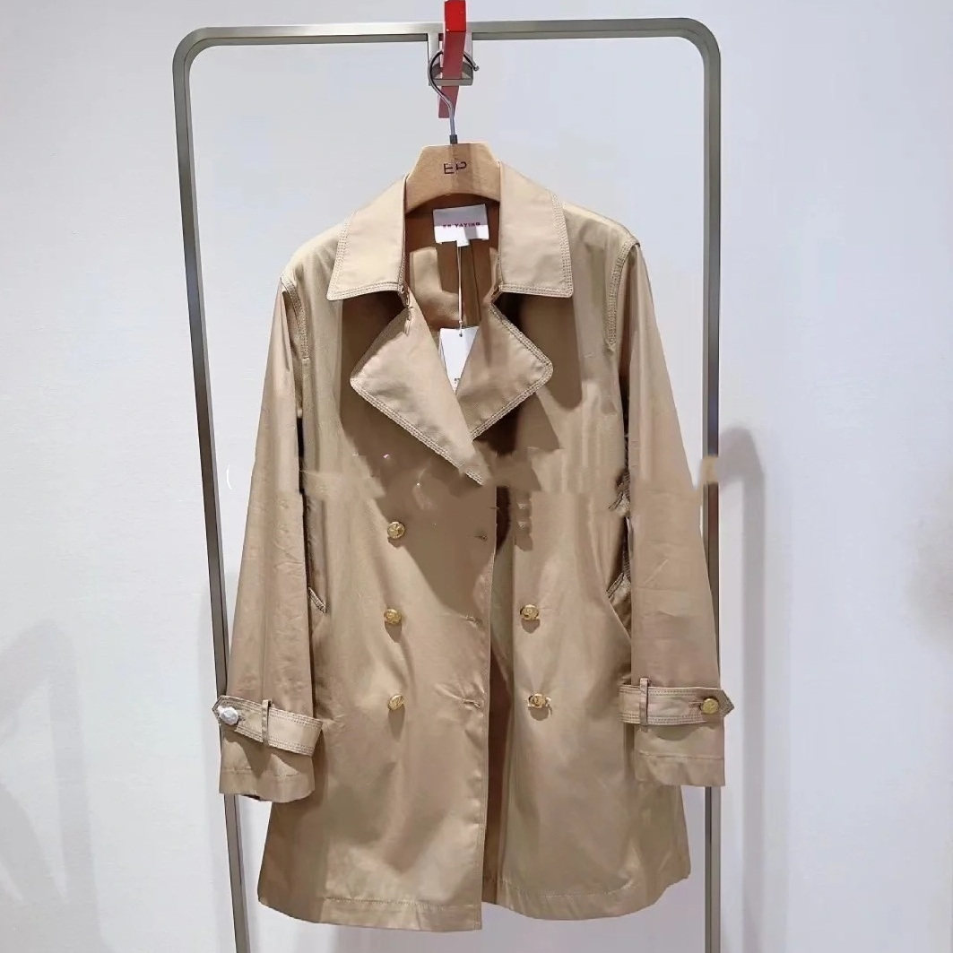 EP春季新品卡其色经典款双排扣一手长风衣EGJPC7203A-3699