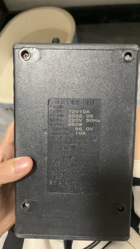 锂电池充电器72V10A86V