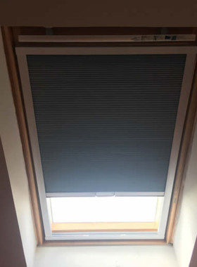阁楼天窗全遮光窗帘蜂巢蜂窝斜屋顶面伸缩遮阳帘带边框窗卷帘定制