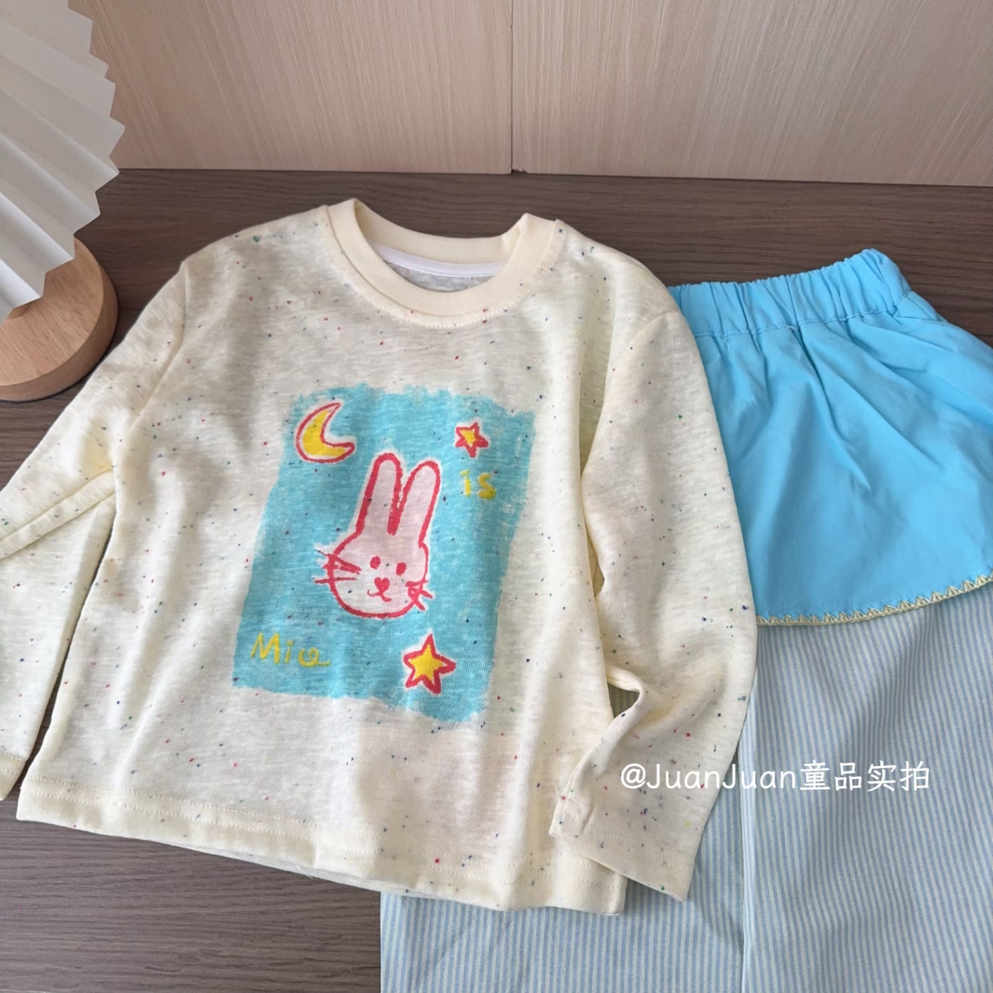 卷卷家90-140码女童春款薄棉卡通小兔长袖T恤衫两件套p帘裙长裤