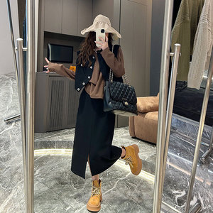 邵夫人休闲马甲T恤半身裙三件套女初秋2023新款时尚显瘦裙子套装