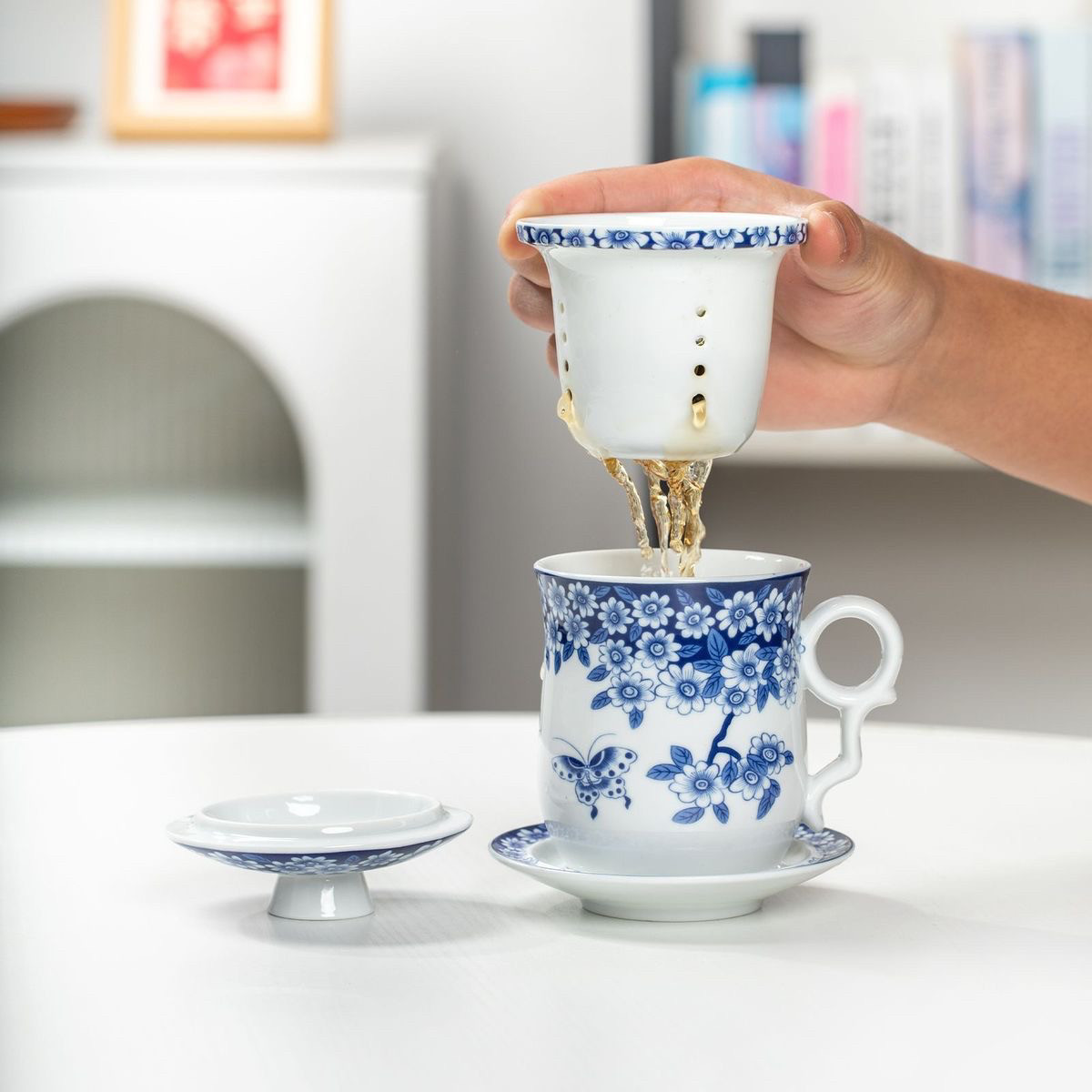 青花瓷茶杯陶瓷过滤杯家用办公室喝茶杯子带盖子茶水分离泡茶神器