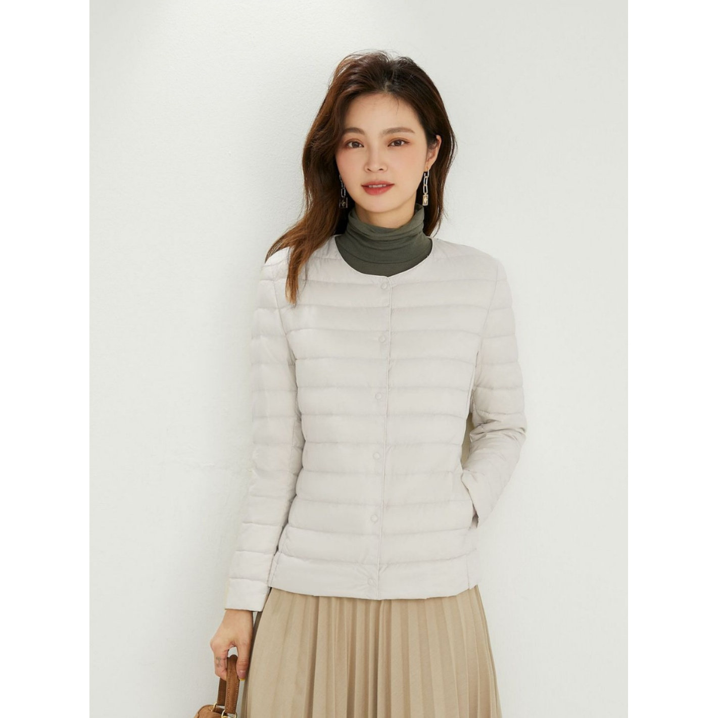 轻薄羽绒服女秋冬新款圆领领内胆