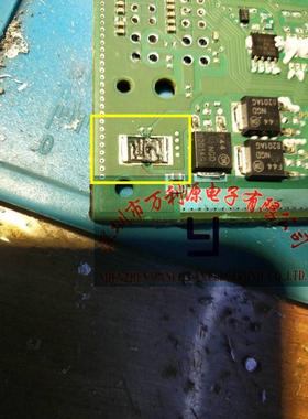R050 适用五菱哈弗H2/H6电脑板绿色大电阻  NGD8201AG点火管旁