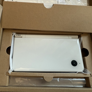 全新 任天堂 ndsill 爱相随  凛子限定版 NDSi 游戏机