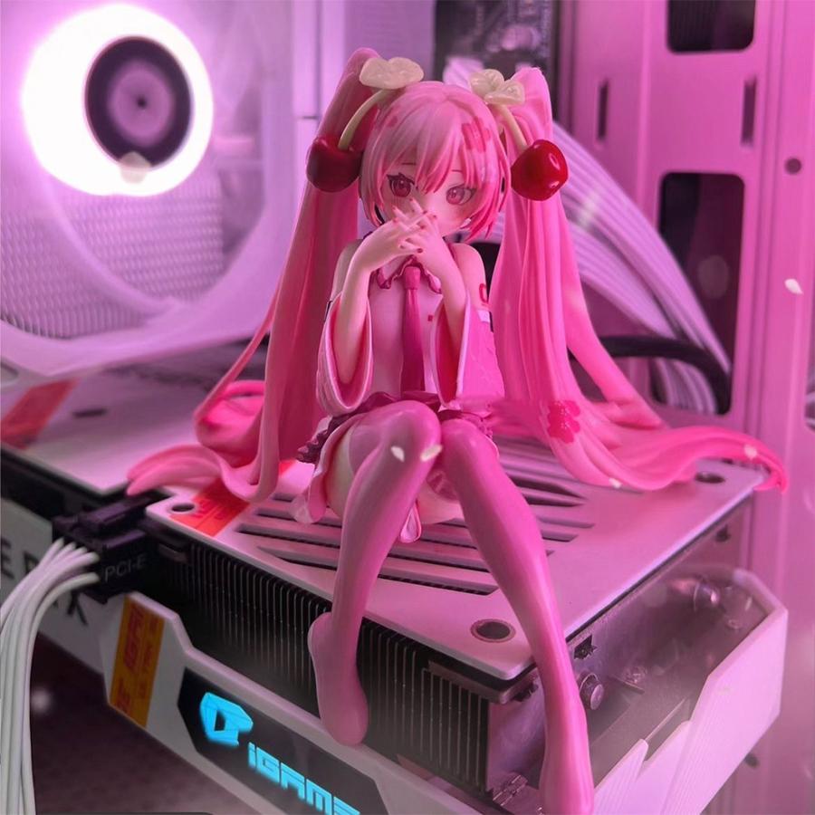 坐姿未来初音手办海景房机箱内部显卡支撑手办可爱动漫摆件装饰品