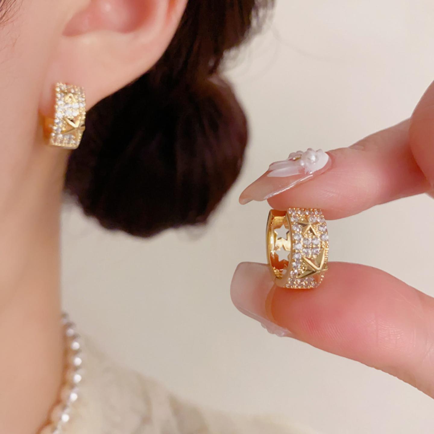 2025秋冬新款轻奢时尚满钻耳扣