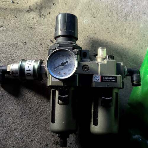 可维修Cim油水分离器，型号CAL3000-03，带压力表和减压阀议价