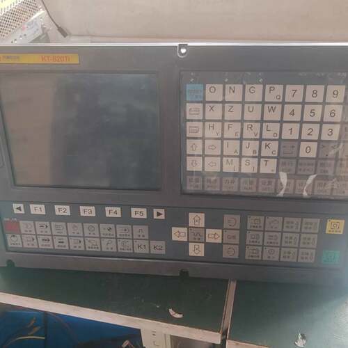 可维修南京开通KT-820Ti数控系统，成色如图，功能完好。外壳底