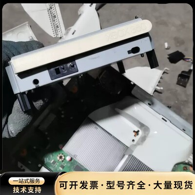 xbox360主机一台，拆机的，要哪里拆哪里，也可以全要，具
