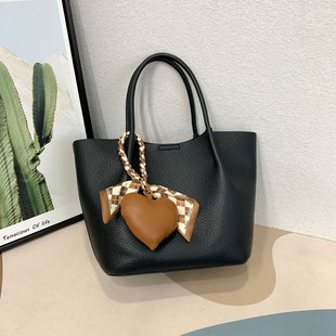 荔枝皮女包包2025新款 百搭简约水桶包软皮斜挎包大容量手提单肩包