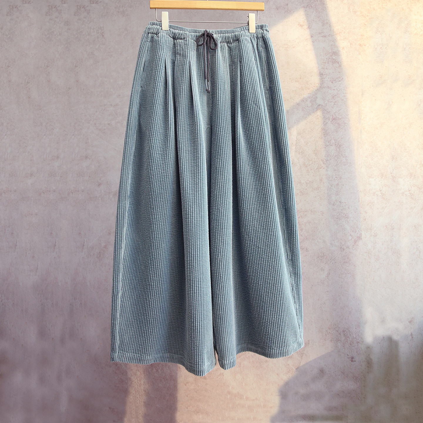 云芝元 新冬款进口日晒干雾霾蓝色纯棉灯芯绒全松紧腰阔腿裤1602M