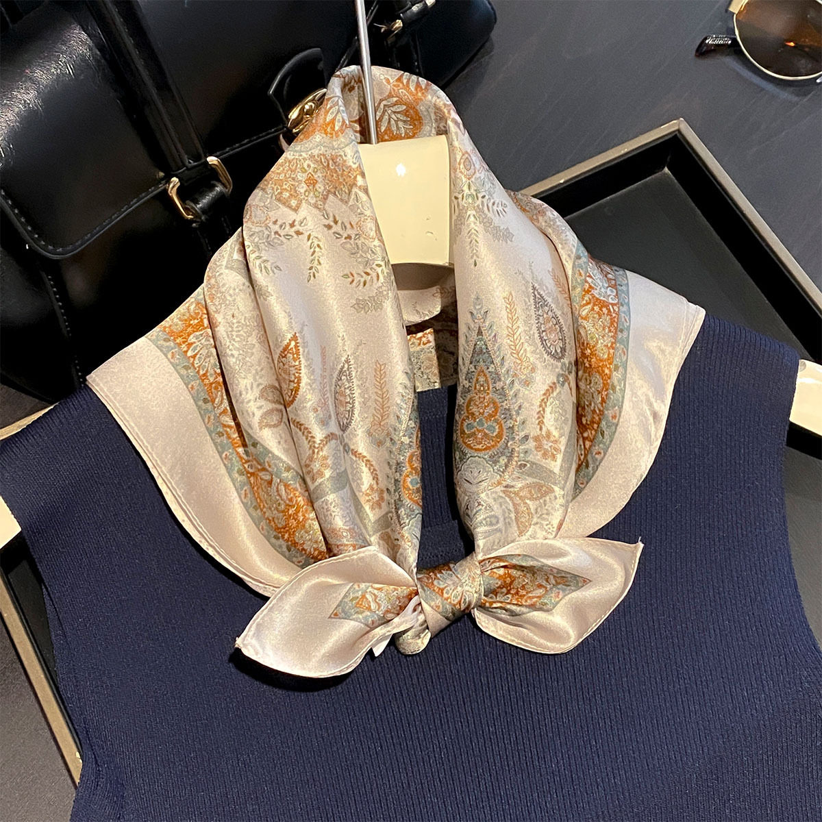 53cm法式真丝小方巾桑蚕丝轻薄柔软时尚丝巾头巾菩提叶系脖小领巾