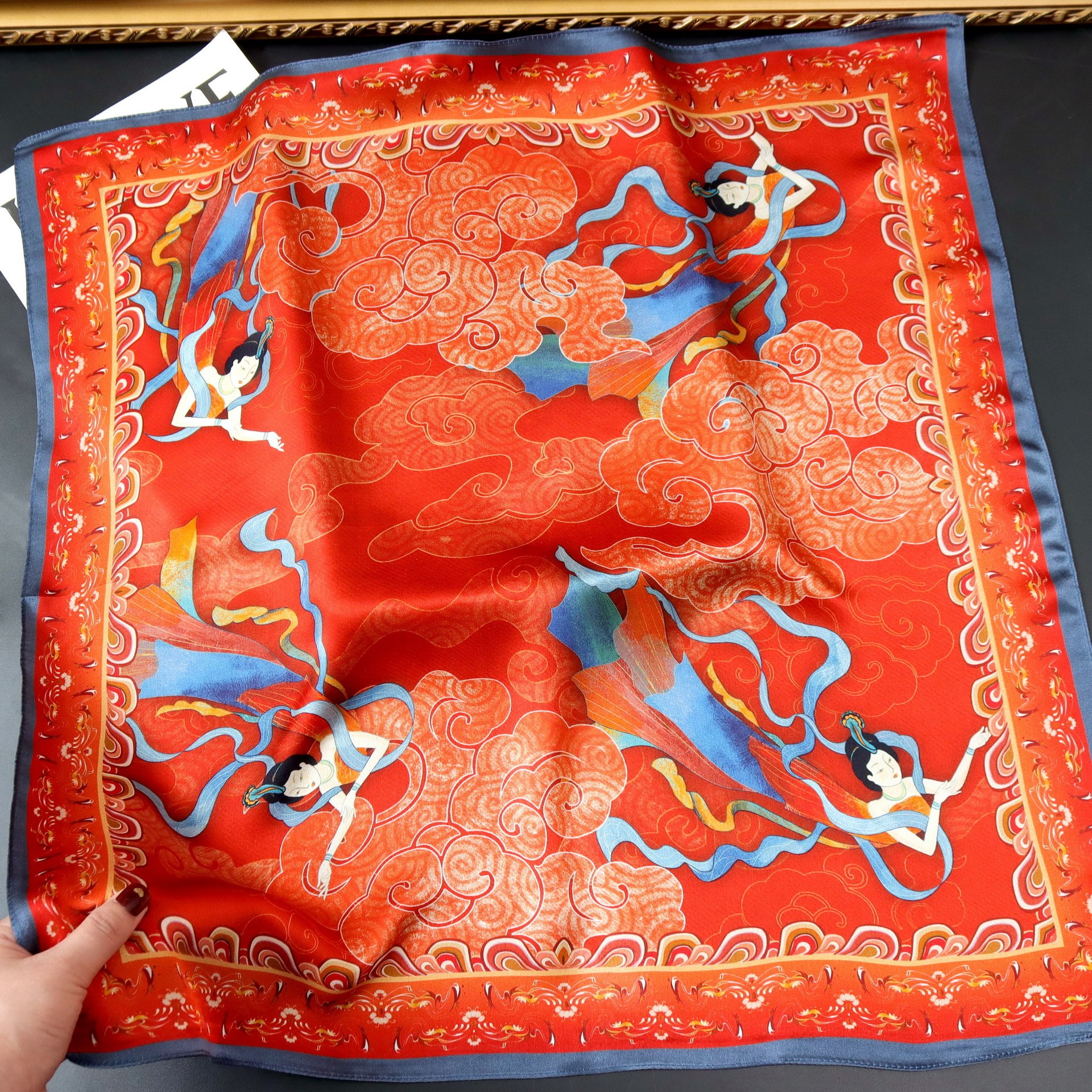 68cm中方巾真丝素缎敦煌飞天丝巾