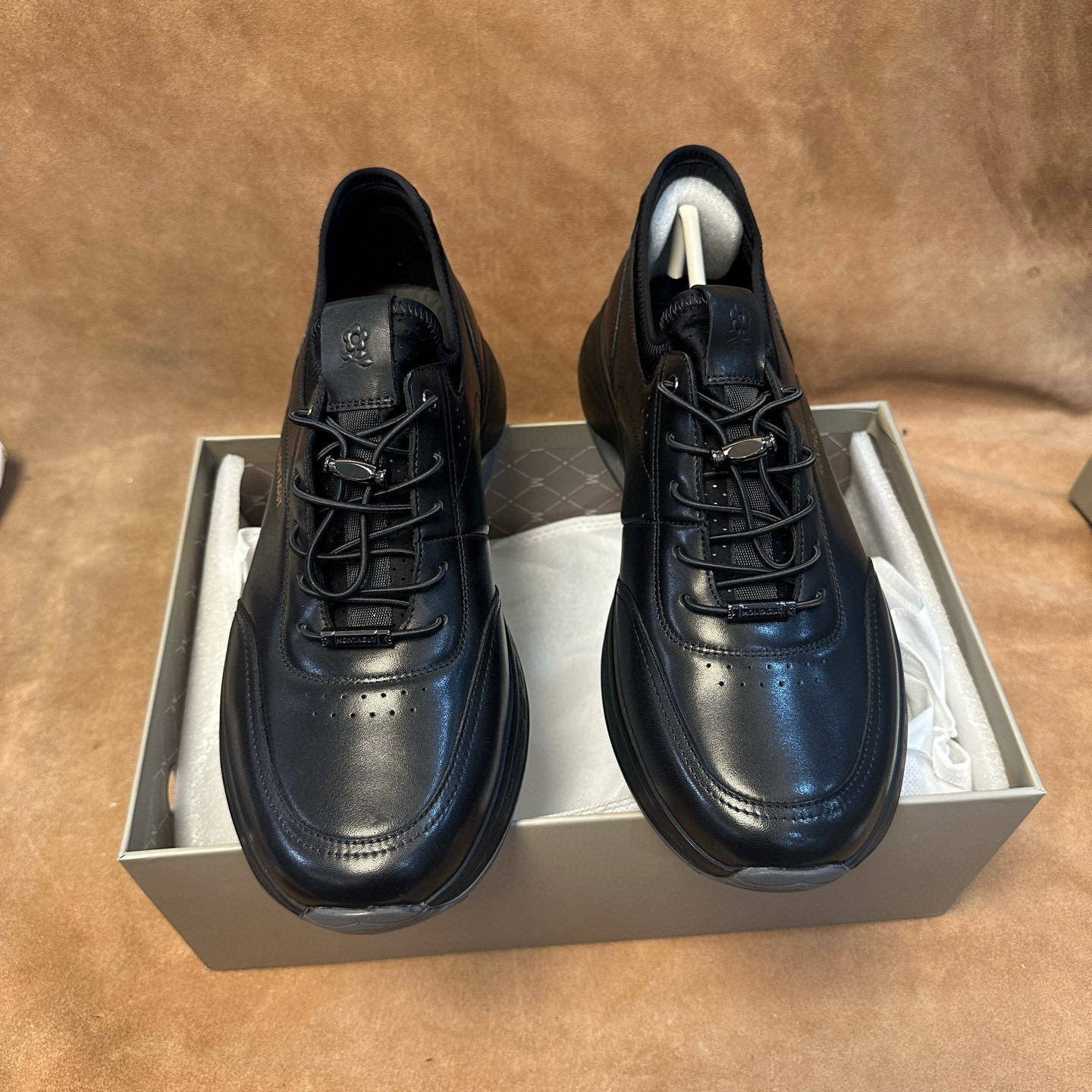 断码43撤柜品牌高端男士休闲运动皮鞋进口头层牛皮轻软底舒适M215