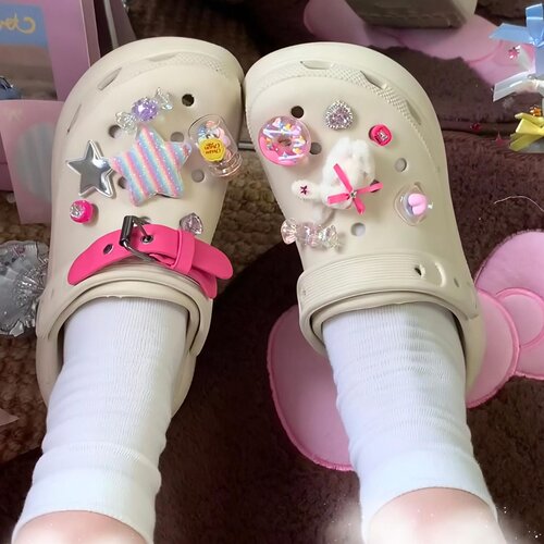 新款洞洞鞋配饰y2k辣妹鞋扣diy可爱卡通小兔鞋花可拆卸适配crocs