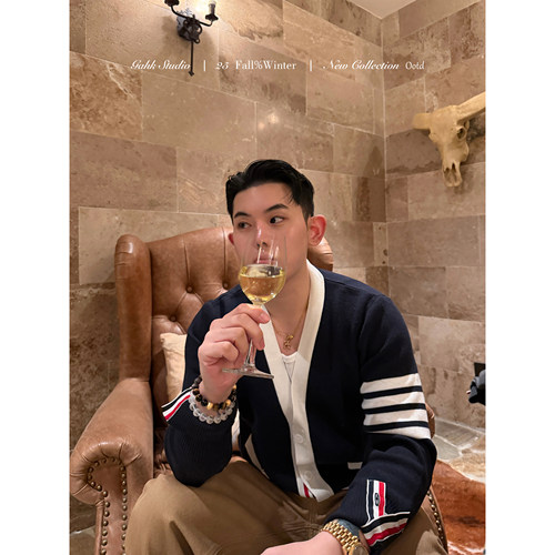 GAHKSTUDIO 「经济上行」秋冬贵公子英伦风四道杠撞色边V领开衫